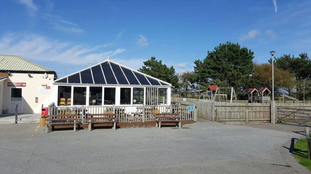 Atlantic Bays Holiday Park Padstow Buitenkant foto
