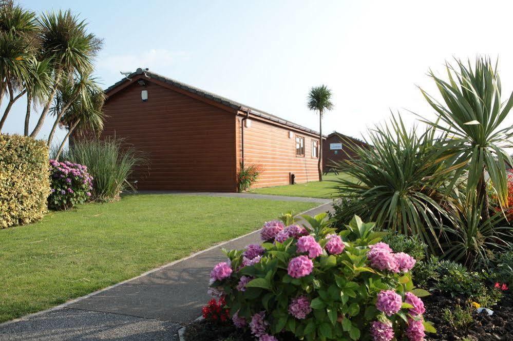 Atlantic Bays Holiday Park Padstow Buitenkant foto
