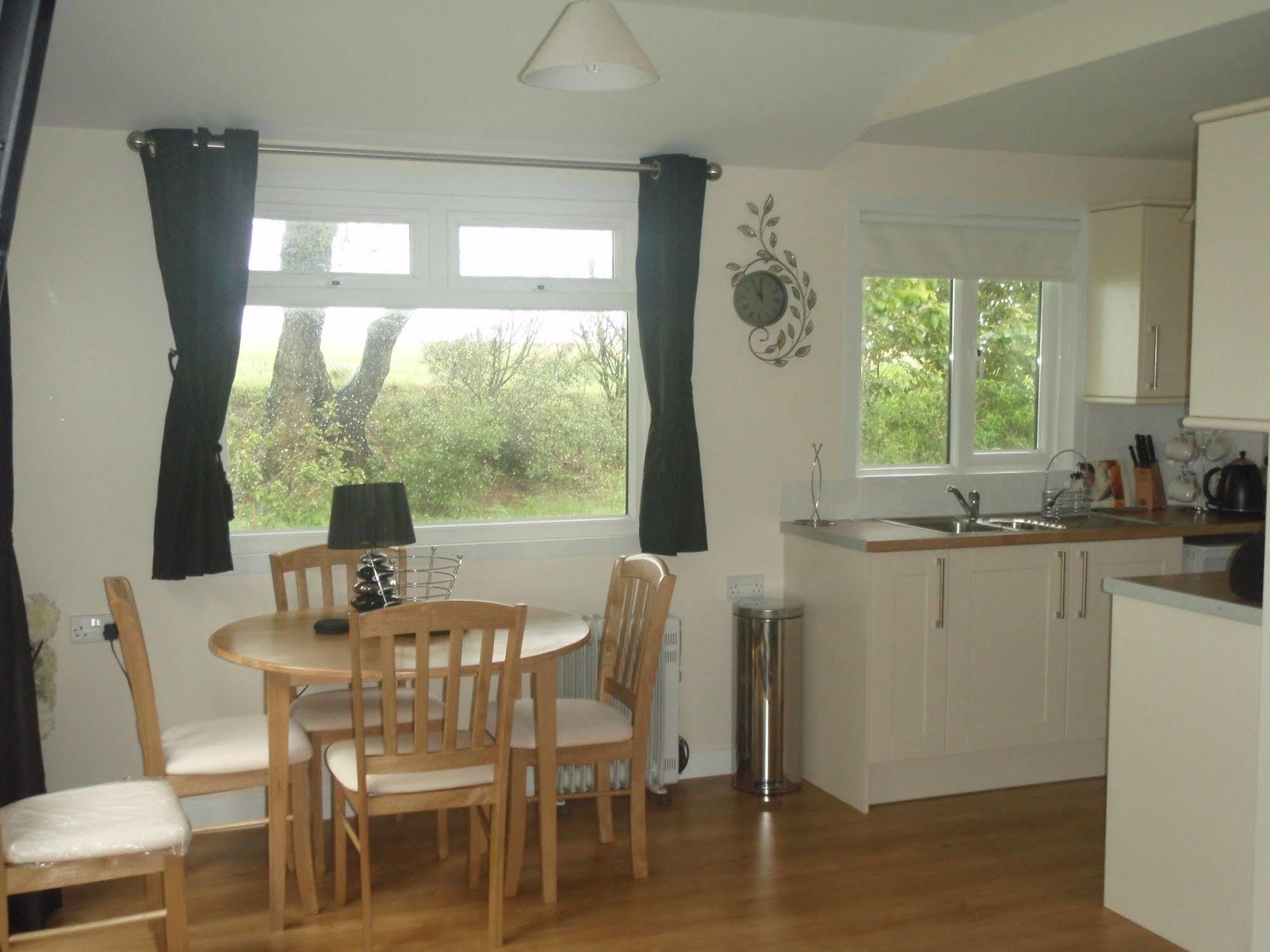 Atlantic Bays Holiday Park Padstow Buitenkant foto