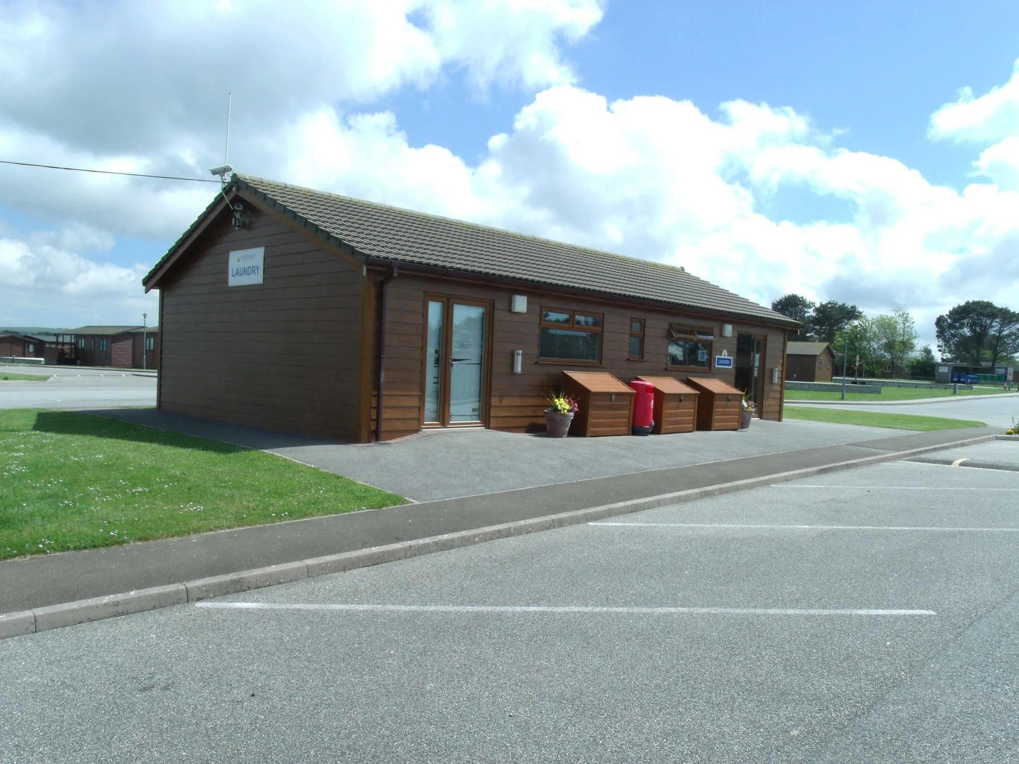 Atlantic Bays Holiday Park Padstow Buitenkant foto