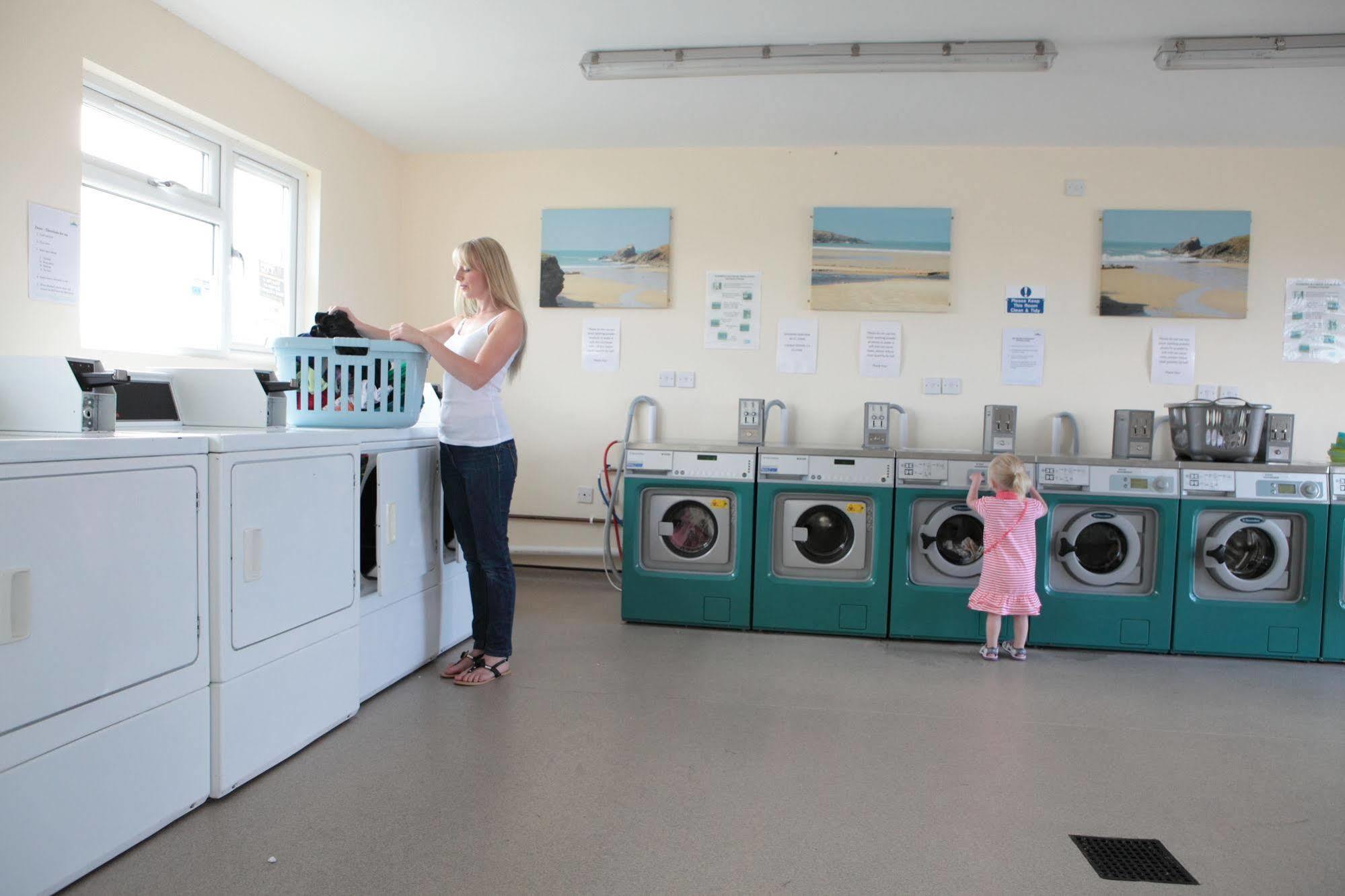 Atlantic Bays Holiday Park Padstow Buitenkant foto