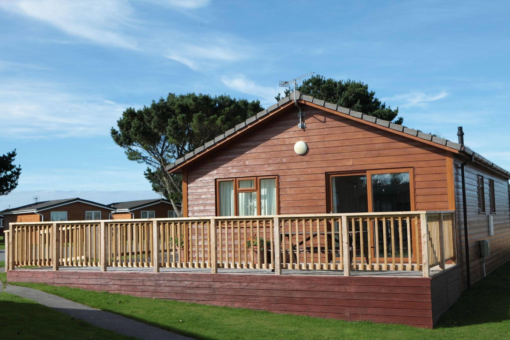 Atlantic Bays Holiday Park Padstow Buitenkant foto
