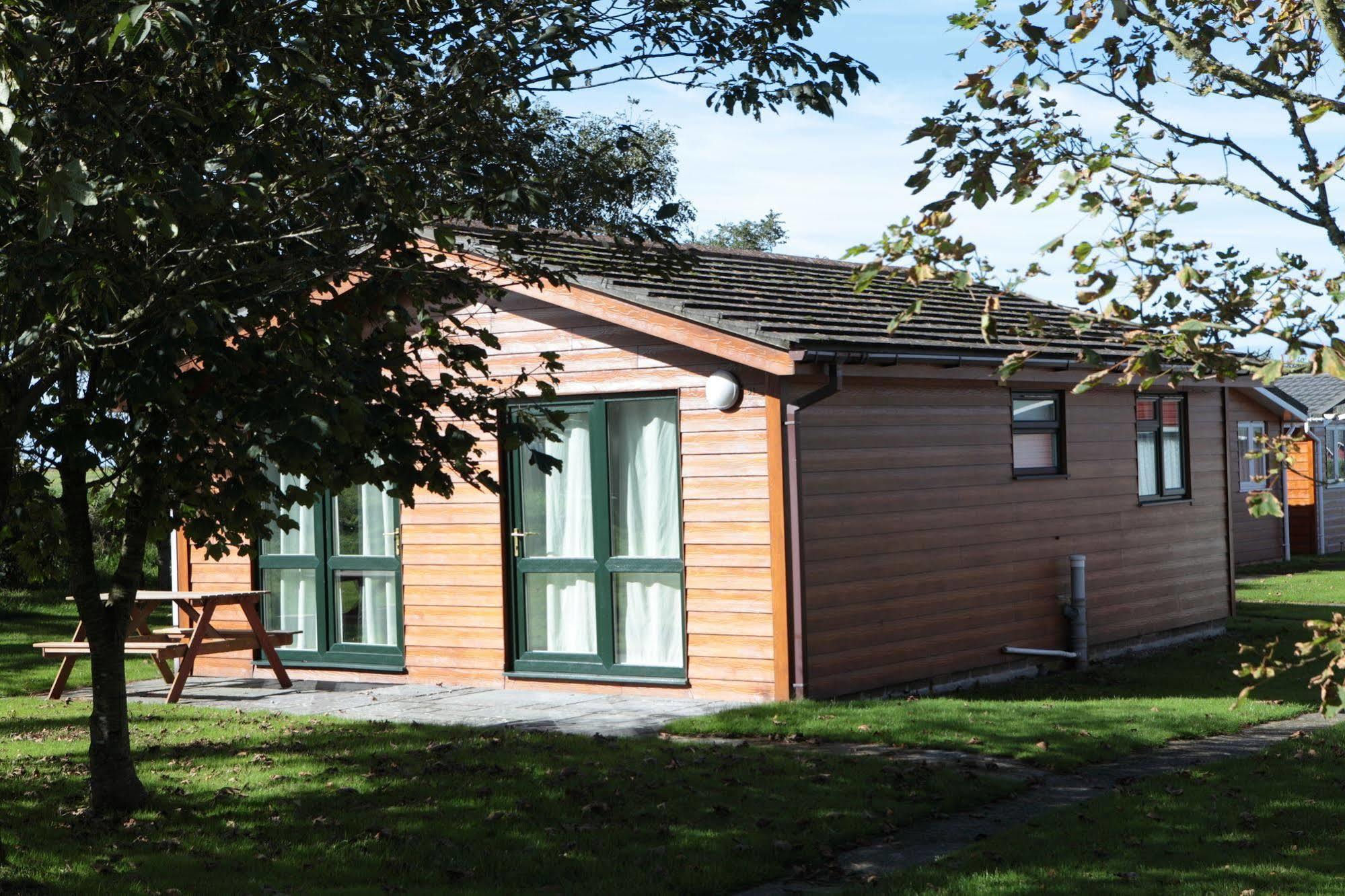 Atlantic Bays Holiday Park Padstow Buitenkant foto